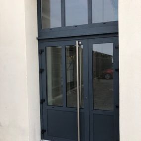 rénovation et installation de porte d'entrée vitrée