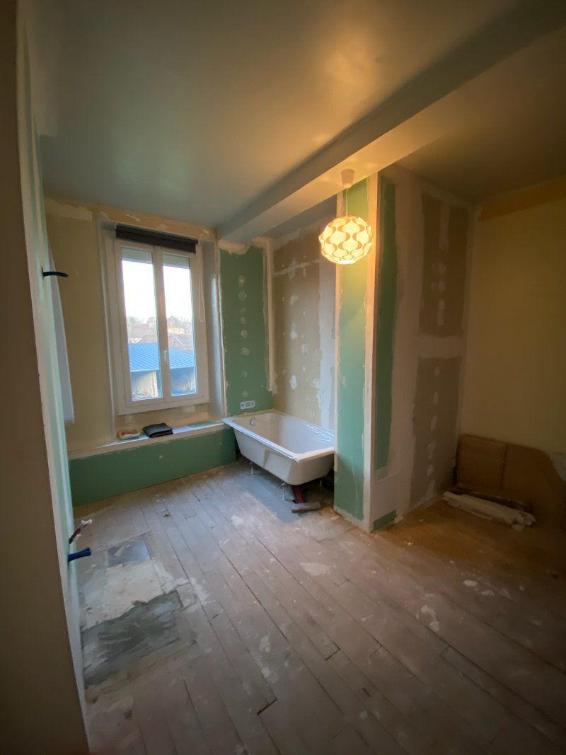 installation d'étagère et luminaires